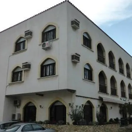 Averof Hotel 2*